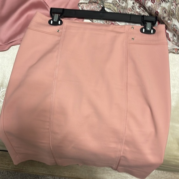 Tops - Picture 3 of 3